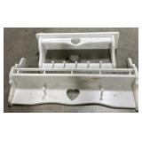 (AK) 2 White Wood Hanging Shelves W/ Hearts