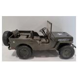 (AY)  Army Jeep Green 1/18 scale UT Model