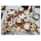 (AF)  Franciscan Earthenware Apple Pattern Dishes