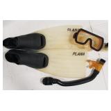 (H) PAIR OF FLIPPERS PLANA SIZE 7.5 - 8.5 & MASK