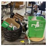 (Q) Pallet Lot Including Lightbulbs, Christmas