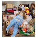 (AK) Pallet of dolls, baskets