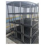 (Z) Lot of Rubbermaid Shelves, bidding on 1 times