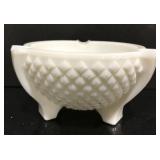 (EE) Vintage Westmoreland Diamond Pattern Milk