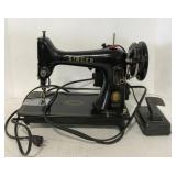 (AH) Vintage Singer AM482250 Sewing Machine Cat.