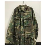 (Z) Army Uniform in Size Small-Long