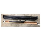 (AN) 1970s pool cue with soft case
