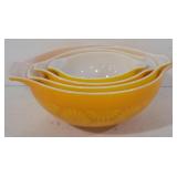 (U)  Pyrex mixing Bowls (4)