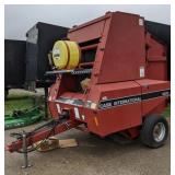 Case International 8455 round baler w/ Altech