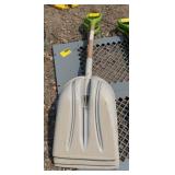 Shovels Ames poly scoop bidding on 1x3