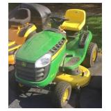 John Deere D110 Riding Lawn Mower