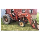 International Harvester 464 utility tractor with