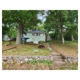 3 Bed 1 Bath home with large garage on 3 lots