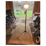 Halogen work light and stand