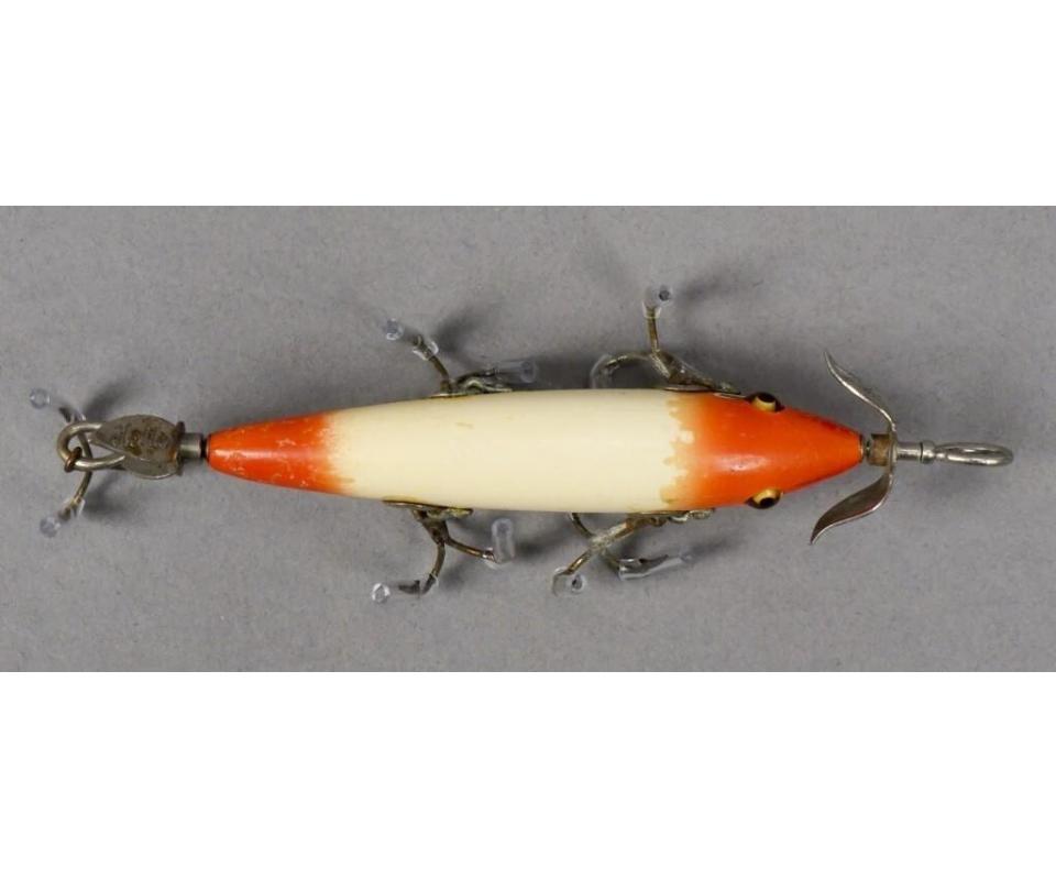 Handmade Fly Fishing Lure White Black Feather Triple Hook NEW folkart bass trout