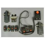 Lionel 153C -154 C Signals & No. 90 Switch