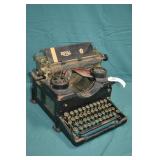 Antique 1930s Royal Model 10 Typrwriter