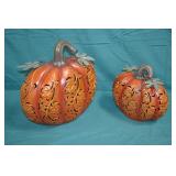 2 Valerie Par Hill Resin Illuminate Pumkins