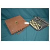 1950s Vintage Royal Ensign Royalite Typewriter