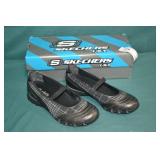 Skechers Size 7.5 Women;