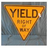 30" Yellow Metal Yield Sign