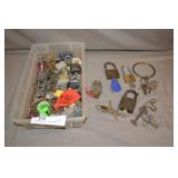 Lot Padlocks, Keys, Vintage & Modern