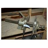 Lg 14" Heavy Duty bench Mount Carpenters Vise