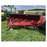 International 5300 grain drill, row:2