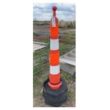 (4) Traffic cones, row:8