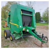 John Deere 458 Round Baler