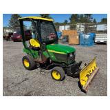 John Deere LV2210 garden tractor