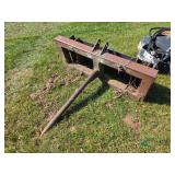 Skid steer mount bale spear