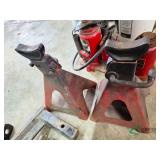 (2) Jack stands
