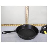 Number five cast iron skillet no brand-name, sad