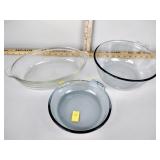 Pyrex dishes including mixing bowl and baking