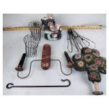 Old Hangers, Mouse sewing machine, mic