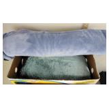 Fleece blanket, bath rugs, wahl clippers, 3pc