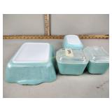 Pyrex Dishes, One has a Crack