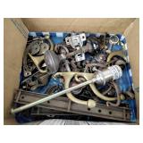 Miscelanios Screws And Lampshade Pieces