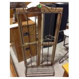 Metal and wood decor