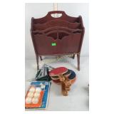 Magazine rack, vintage table tennis set
