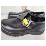 Size 10 Skechers Leather Upper
