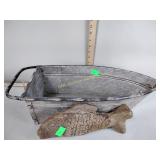 Galvanized boat decor with fish plaque