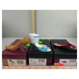 Just the right shoe Moonlit Café and golden