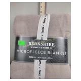 Berkshire micro fleece blanket twin new