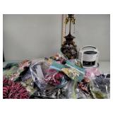 Table lamp, artificial flowers , black and decker