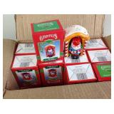 24 Christmas collectible Soldier salt and pepper