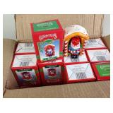 24 Christmas collectible Soldier salt and pepper