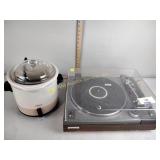 Crock-Pot, Pioneer PL-115o turntable untested