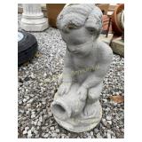 Lawn ornament, concrete, small